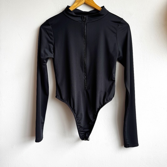 NWT PRETTY LITTLE THING - Thong Body Suit - Medium - Picture 5 of 12